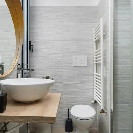 Classbnb - Just 2 Minutes Walk From Domodossola M5 Metro Station Apartment Milan