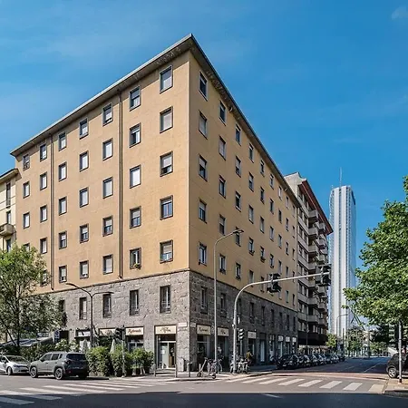 Classbnb - Just 2 Minutes Walk From Domodossola M5 Metro Station