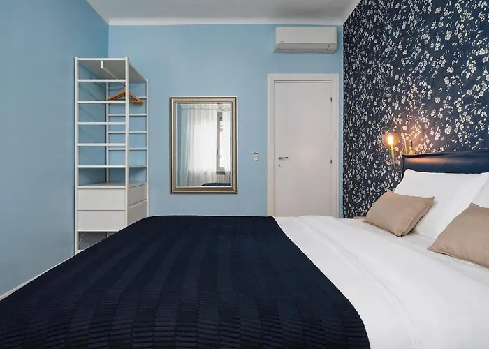 Daire Classbnb - Just 2 Minutes Walk From Domodossola M5 Metro Station Milano