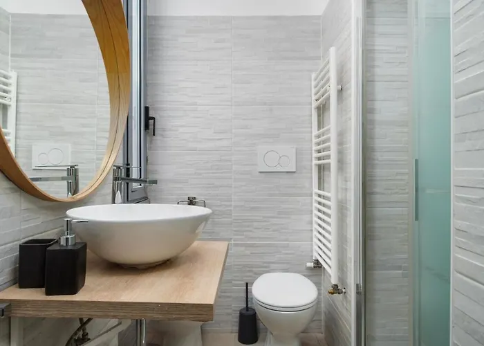 Classbnb - Just 2 Minutes Walk From Domodossola M5 Metro Station Daire Milano