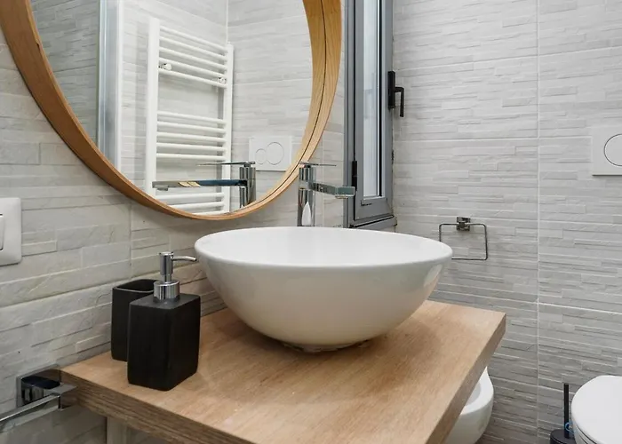 Classbnb - Just 2 Minutes Walk From Domodossola M5 Metro Station Daire