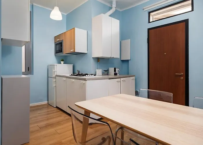 Daire Classbnb - Just 2 Minutes Walk From Domodossola M5 Metro Station Milano